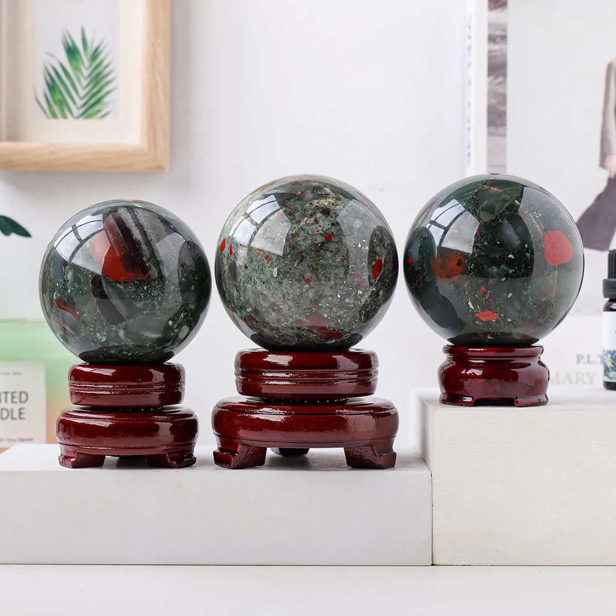 Wholesale Natural Relief Crystal Ball African Blood Stone Sphere Crystal Crafts Decoration